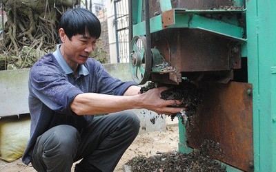 Gã “khùng” và chiếc máy xử lý rác thải