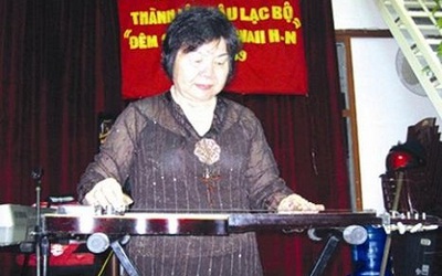 “Kỳ nữ tay ngang”, đổi chân lấy đàn