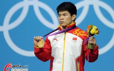 Câu chuyện đầy nước mắt của nhà vô địch Olympic Trung Quốc