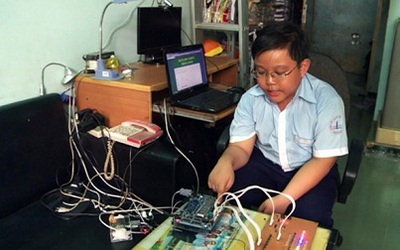 Kinh ngạc với những phát minh của thần đồng tin học 11 tuổi