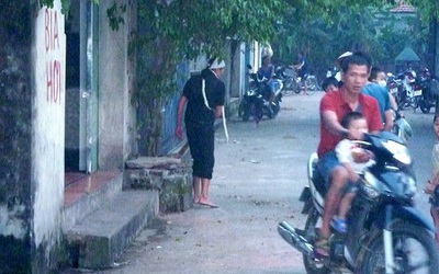 Nuôi thù vì tranh chấp vài centimet đất từ mấy năm trước?