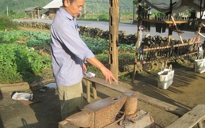 Tục "rèn dao... bằng mắt" ở Cao Bằng