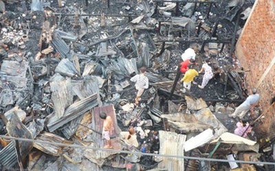 Tin nóng: Cháy dữ dội ở Châu Đốc, 12 căn nhà ra tro