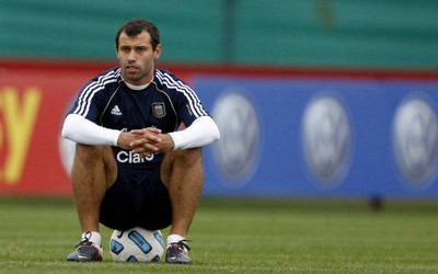 Đạo chích ghé thăm nhà tiền vệ Mascherano