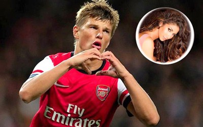 Arshavin bỏ vợ con chạy theo hoa hậu thoát y