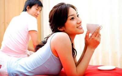Chồng nhét bao cao su vào ngực ôsin