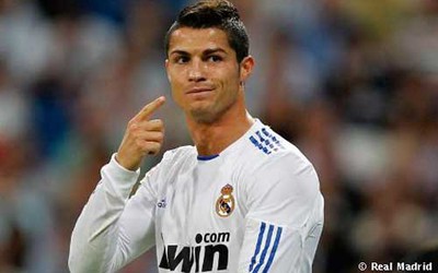 Ronaldo tỏa sáng, Real có vé đi tiếp