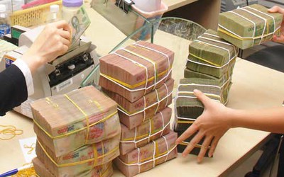 Nhà băng trọng nhà nghèo