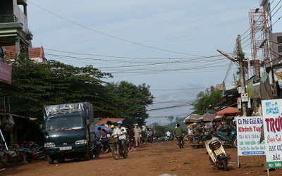 Tán gia bại sản vì làm nô lệ cho “nàng tiên nâu”