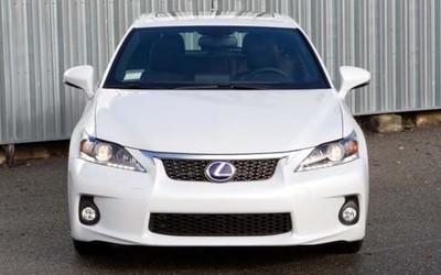 Khám phá Lexus CT 200h phiên bản 2012