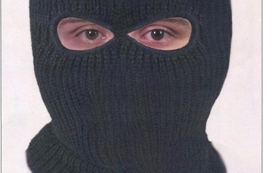 Cảnh sát bị chỉ trích vì ảnh tội phạm chỉ hở mắt