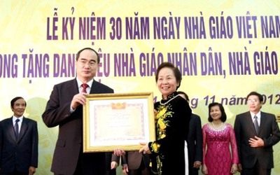 570 nhà giáo được Chủ tịch nước phong tặng NGƯT