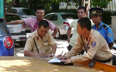 Không nên đưa phạt xe không chính chủ vào Luật giao thông