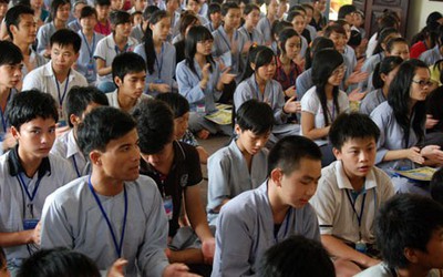 Đua nhau lên chùa thiền để tĩnh tâm...