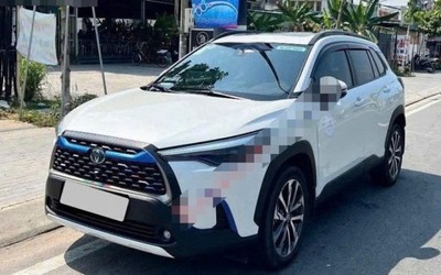 Toyota Corolla Cross bản "xăng lai điện" giá ra sao trên chợ mạng?