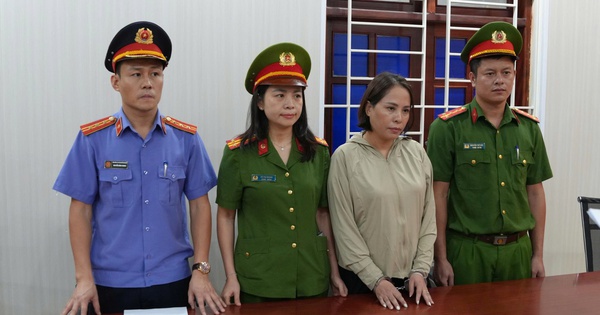 Bắt tạm giam giám đốc công ty sản xuất, buôn bán dầu ăn giả