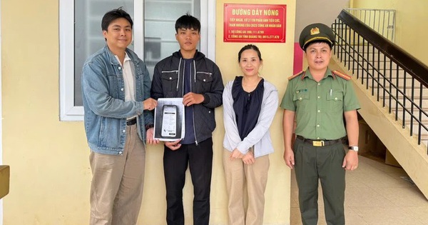 Nhận 879 lượt chuyển tiền trong một ngày, nam thanh niên vội trình báo công an