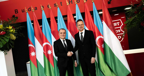 Hungary ký hợp đồng khí đốt mới, chỉ trích EU về vấn đề năng lượng