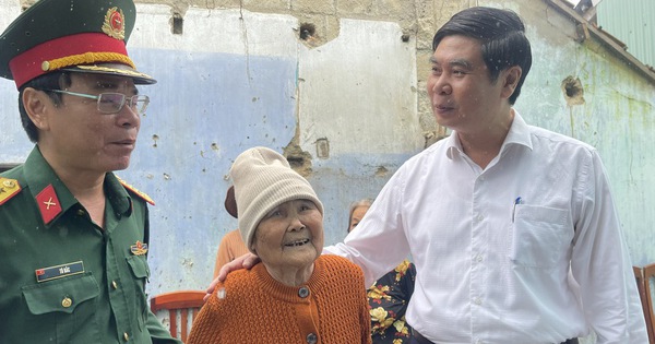 Gia Lai: Bàn giao ngôi nhà đầu tiên trong 