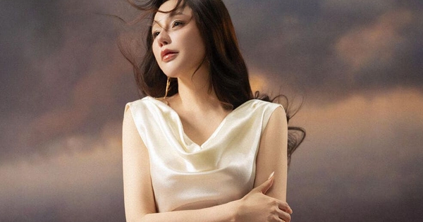 Ca sĩ Hồ Quỳnh Hương trở lại với âm nhạc sau những ngày sống chậm