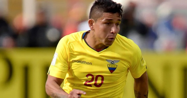 Rúng động: Cầu thủ bóng đá bị sát hại bên ngoài một cửa hàng