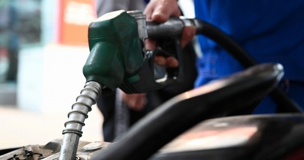Giá xăng dầu giảm mạnh