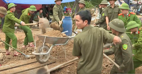 Thần tốc “hồi sinh” những mái nhà chông chênh bên bờ suối ở Huế