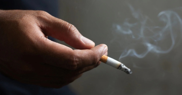 Người phụ nữ đệ đơn ly hôn vì phát hiện chồng mình hút thuốc