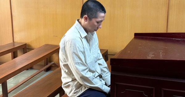 Thái độ dửng dưng trước tòa của kẻ giết người, cướp tài sản rồi phóng hỏa đốt nhà