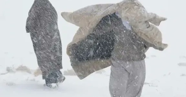 Thời tiết bất thường: Tuyết rơi lần đầu tiên ở Ả Rập Xê Út sau ba thập kỷ