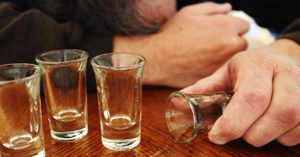 Sau cuộc nhậu tại nhà: 1 người tử vong, 6 người nhập viện vì “thứ nước” quen thuộc mà nguy hiểm