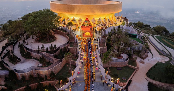 Dấu mốc văn hóa tâm linh mới trên đỉnh núi Bà Đen