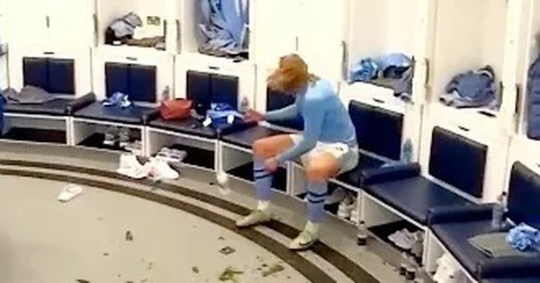 Khoảnh khắc Haaland tức giận trong phòng thay đồ gây xôn xao