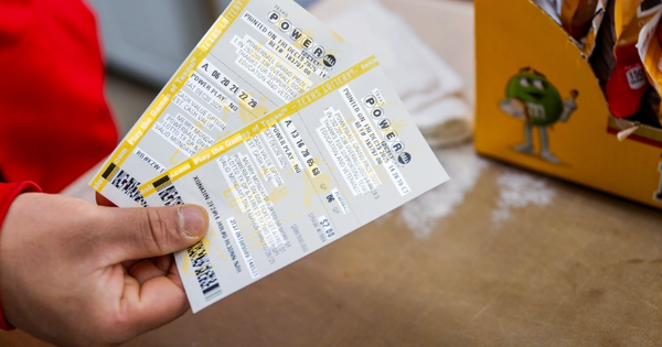 Tài xế xe buýt trúng độc đắc 18 triệu USD: 