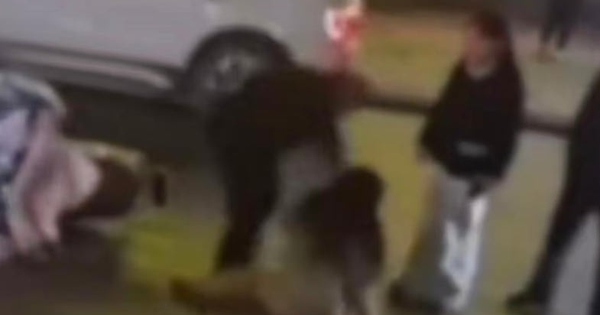 Đánh cô gái sau va chạm, cặp vợ chồng nhận ngay kết đắng