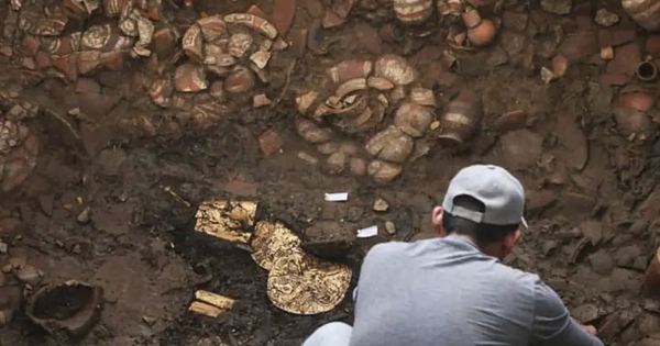 Phát hiện ngôi mộ cổ chứa đầy 