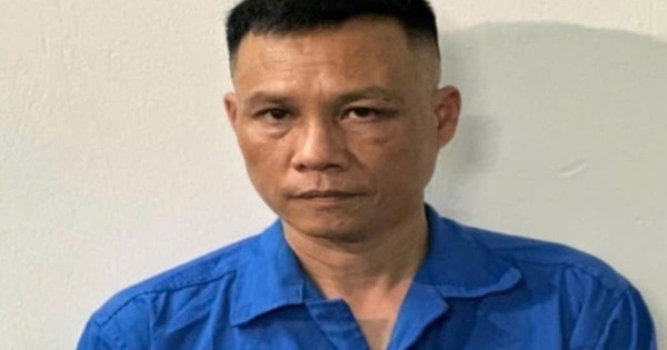 Tạm giữ gã đàn ông dùng dao 