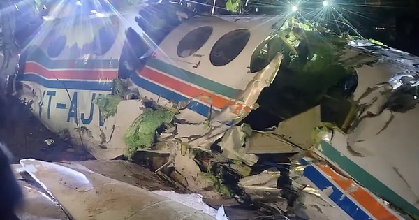 Rơi máy bay cứu thương khiến 7 người tử vong