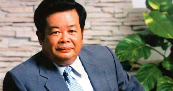 Chân dung vị tỷ phú lấy vợ mù, bắt con trai làm công nhân và cái kết ngỡ ngàng