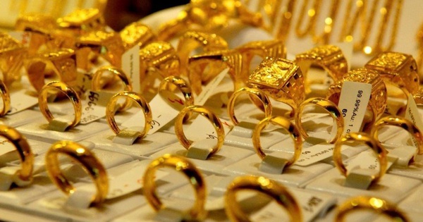 Giá vàng chiều nay 26/2: Ngày vía Thần Tài, vàng nhẫn được 