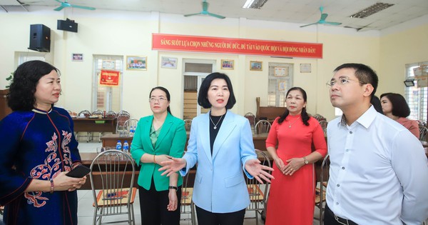 Chủ tịch Ủy ban Bầu cử Tp.Hà Nội kiểm tra công tác chuẩn bị bầu cử tại xã Ô Diên