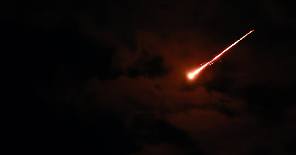 Eo biển Hormuz bị đe dọa đóng cửa giữa chiến dịch quân sự quy mô lớn tại Iran