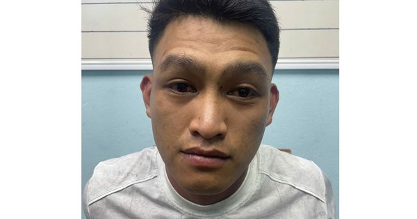 Đang cắt rau, người phụ nữ bị nam thanh niên siết cổ rồi cướp vàng