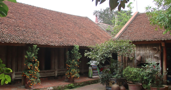 Chuyện những người sống trong nhà cổ gần 300 năm