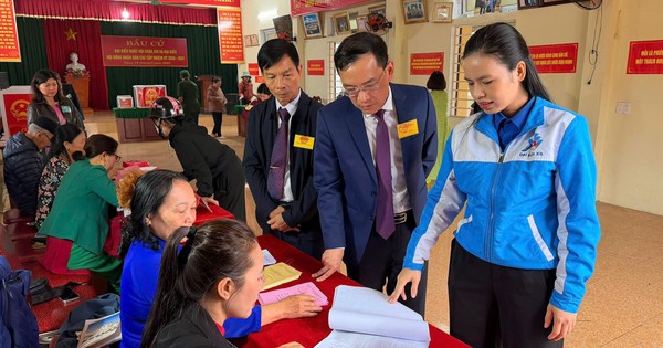 Bí thư Tỉnh đoàn Hà Tĩnh trở thành đại biểu trẻ nhất trúng cử đại biểu HĐND tỉnh