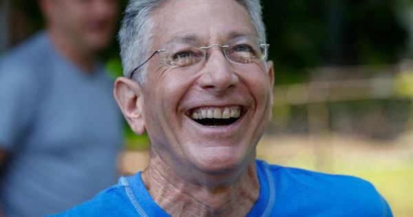 Người đàn ông giữ hơn 600 kỷ lục Guinness là ai mà khiến cả thế giới kinh ngạc?