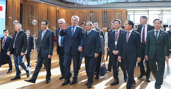 Thủ tướng thăm tập đoàn khí đốt hàng đầu của Nga, kêu gọi đầu tư khí LNG