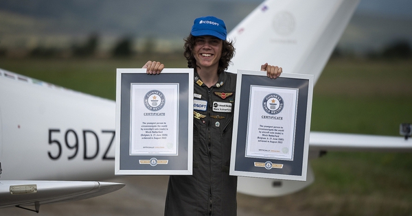 Phi công 16 tuổi lập kỷ lục một mình bay vòng quanh thế giới, điểm dừng tại Đà Nẵng gây bất ngờ