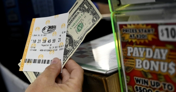 Từ triệu phú đến người vô gia cư: Bi kịch bắt đầu từ một tấm vé số