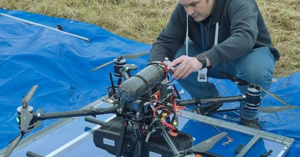 Giải quyết 2 nhược điểm lớn nhất của drone chạy bằng pin lithium